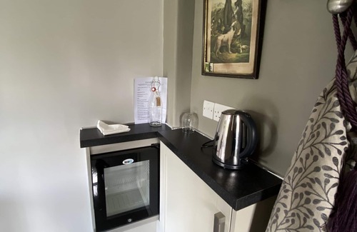 Dartmouth Bed & Breakfast | Downton Lodge Country B&B