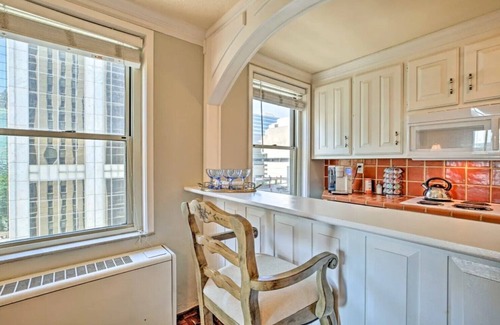 Peachtree Center Condo | Downtown 1BR - LOW Cleaning Fee! Centrally Located/All Attractions!