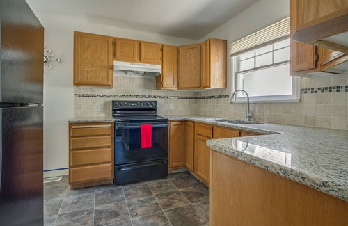 East End Cottage | downtown 2 bedroom cottage