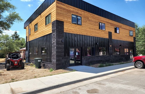 Pinedale Apartment | Downtown 2BD 1.5BA Mountain Town Apt
