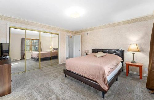 Sioux Falls Apartment | Downtown 2BR near Hospitals - Ideal 4 Work or Play