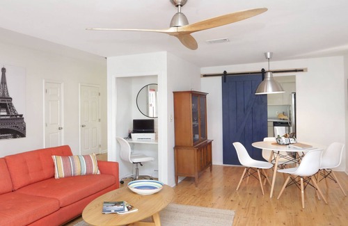 North Upper Street House | Downtown- 3 Bedroom 3bath townhouse-Walk to Restaurants, Markets, Parks & Rupp.