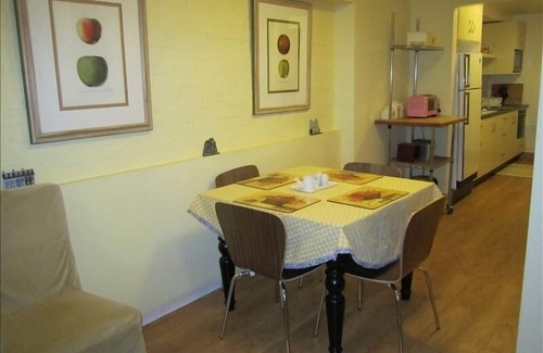Cabbagetown Apartment | Downtown Apartment in Historic Cabbagetown