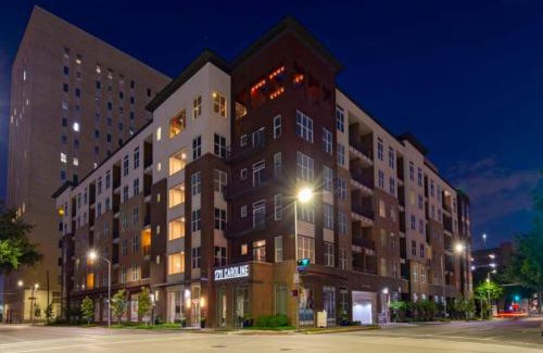 The Woodlands Apartment | Downtown Apt FREE Parking - Fully Kitchen - FREE Laundry