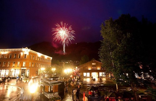 Aspen Condo | Downtown Aspen 2 Bedroom just 3 Blocks to lift w/on-site cafe and shuttle!