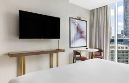 Fairlie-Poplar Historic District Resort | Downtown Atlanta 1 Bedroom Presidential Unit!