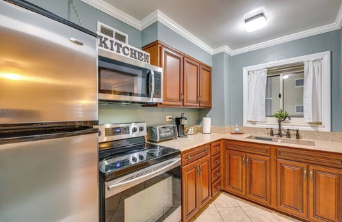 Peachtree Center Condo | Downtown Atlanta Condo: Balcony, Walkable Area