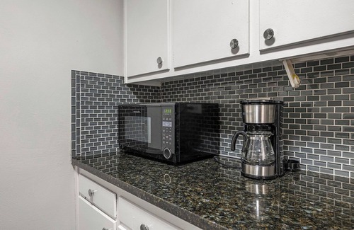 Peachtree Center Apartment | Downtown Atlanta Condo w/Balcony Overlooking City