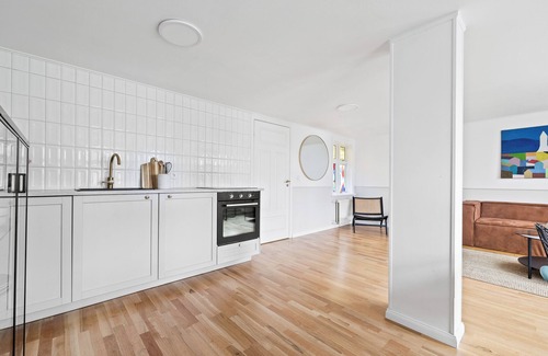 Downtown Apartment | Downtown Baldursbrá Holiday Home