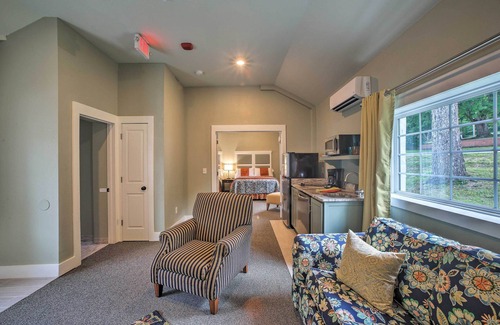 Downtown Branson Cottage | Downtown Branson Cottage w/Pool Access!