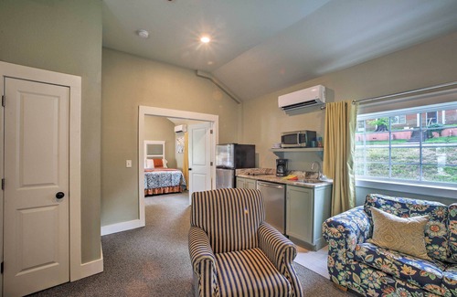 Downtown Branson Cottage | Downtown Branson Cottage w/Pool Access!