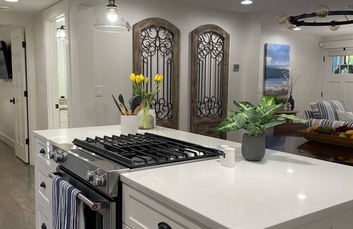 Brunswick House | Downtown Bungalow close to Jekyll & Saint Simons Island