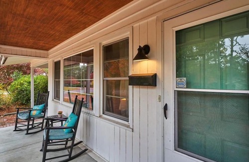 Southern Pines House | Downtown Bungalow Near Base, Golf, Dining, Brewery