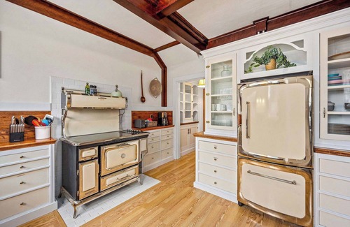 Garden District House | Downtown CDA Home: Walk to Lake & Shops!