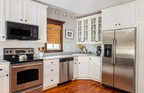 Harleston Village House | Downtown Charleston Peninsula Home