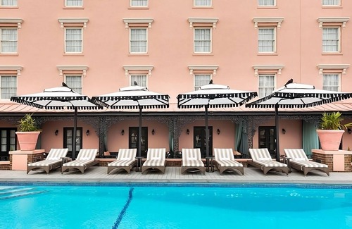 Charleston Historic District Hotel | Downtown Charleston in Delight! Pet-friendly Property, Outdoor Swimming Pool!