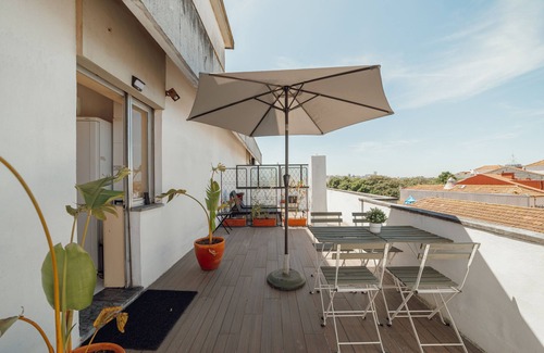 Bonfim Apartment | Downtown Classic With Terrace by Vacationy