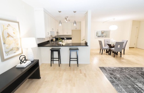 Goose Hollow Condo | Downtown condo at the foot of Washington Park