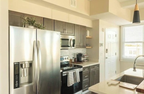 Old West Broad Neighborhood Apartment | Downtown, contemporary, 2 bedroom, Roof Terrace! 3A