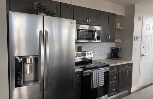 Old West Broad Neighborhood Apartment | Downtown, contemporary, 2 bedroom, Roof Terrace! 4B