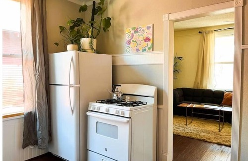Colorado Springs Cottage | Downtown Cottage Getaway