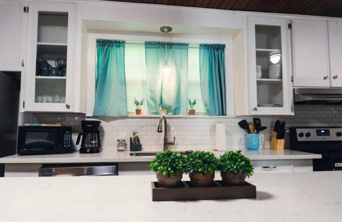 Lake Charles House | Downtown Cottage Getaway