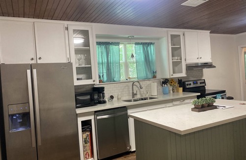 Lake Charles House | Downtown Cottage Getaway