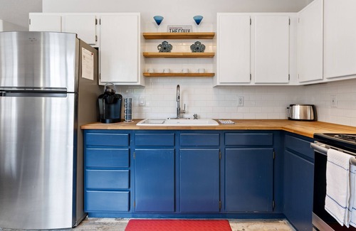 Downtown Vancouver Apartment | Downtown Couv' Corner Suite, Close to PDX