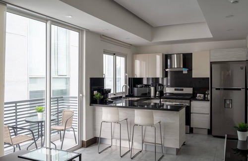 Ensanche Quisqueya Condo | 🏙DOWNTOWN*✨COZY✨*1BR* 🩳POOL* 50MB| 5⭐️YELLOWKEY}