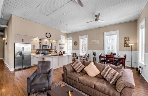 Downtown Greensboro Condo | Downtown Delight - Private Balcony - Downtown Condo