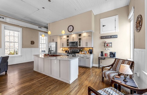 Downtown Greensboro Condo | Downtown Delight - Private Balcony - Downtown Condo