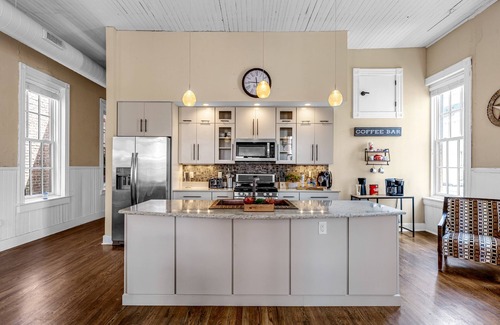 Downtown Greensboro Condo | Downtown Delight - Private Balcony - Downtown Condo
