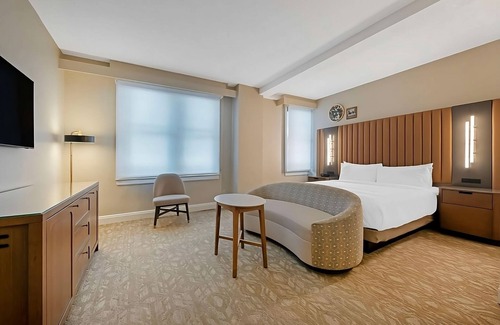 Downtown Tampa Hotel | Downtown Delight: Stay in the Heart of Tampa's Excitement! 4 Rooms