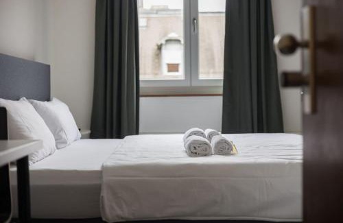 Sihlfeld Apartment | Downtown Deluxe Studio with Queen Bed BE-55