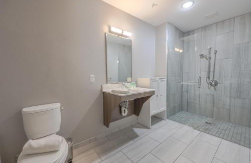 Downtown Boston Apartment | Downtown Designer Home Keyless Washer and Dryer