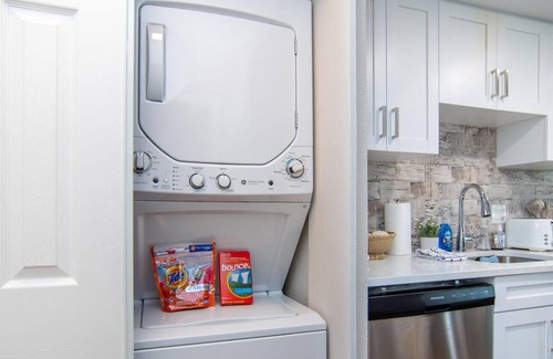Dunedin Villa | Downtown Dunedin Cottage Completely Remodeled!
