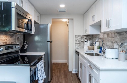 Dunedin Villa | Downtown Dunedin Cottage Completely Remodeled!