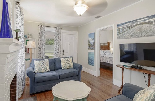 Downtown Dunedin House | Downtown Dunedin Keylime Cottage #3