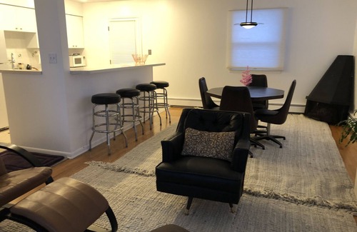 Grand Haven House | Downtown Duplex Upper with garage