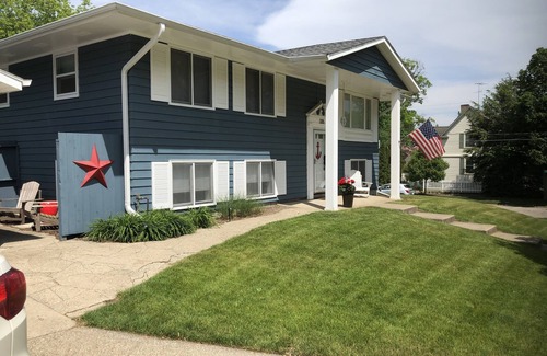 Grand Haven House | Downtown Duplex Upper with garage