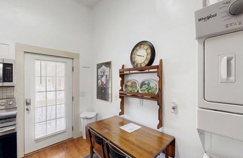 Southtown House | Downtown duplex with patio, enclosed backyard, washer/dryer, streaming, AC, WiFi