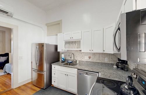 Southtown House | Downtown duplex with patio, enclosed backyard, washer/dryer, streaming, AC, WiFi