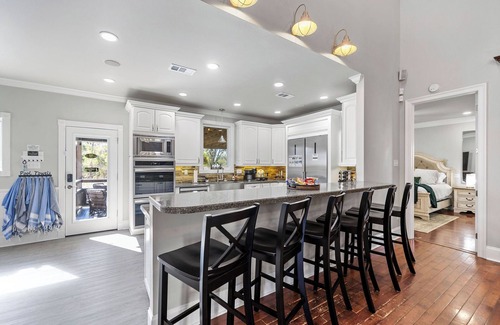 Hammond House | Downtown Estate Luxury Property close to Southeastern
