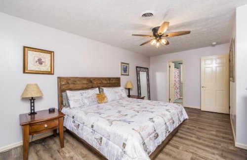 Dahlonega House | Downtown Family Retreat - 5 Beds & 3.5 Baths