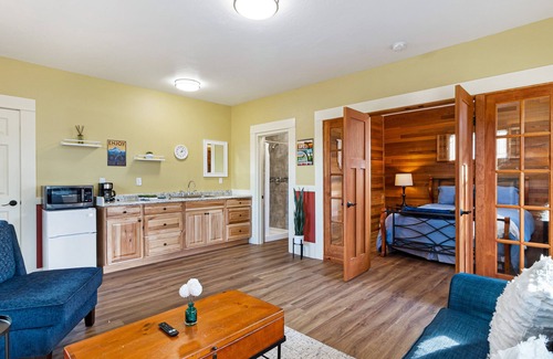 Friday Harbor House | Downtown Friday Harbor! Adults Only (CCS#1)