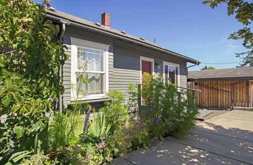 Friday Harbor House | Downtown Friday Harbor! Adults Only (CCS#2)