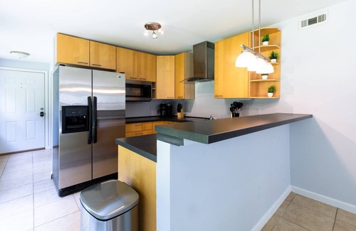 Gainesville Apartment | Downtown Gainesville | Private Terrace Apartment Close Medical Center | Perfect for Traveling Nurses