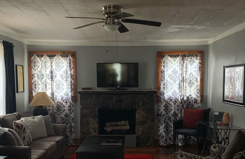 Valdese House | Downtown Garcia, a Spanish bungalow convenient to Morganton, Hickory, Lenior