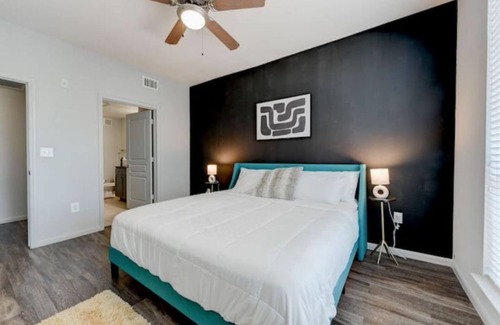 Red River Cultural District Apartment | Downtown Gem Large Apt by 6th St