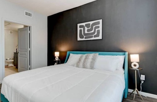 Red River Cultural District Apartment | Downtown Gem Large Apt by 6th St